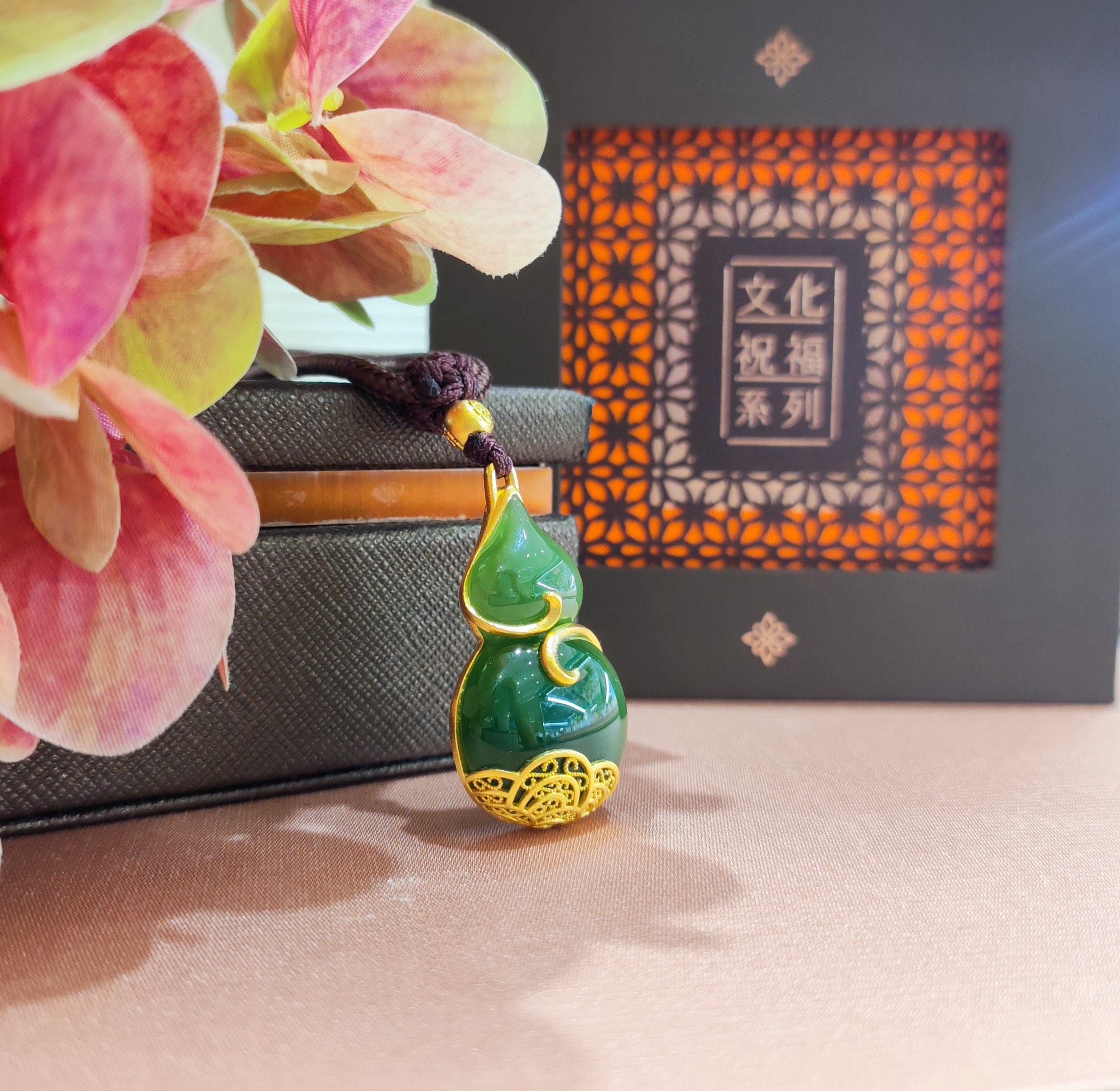 福瓜翡翠掛件 寓意深遠，匠心獨運的玉石藝術臻品